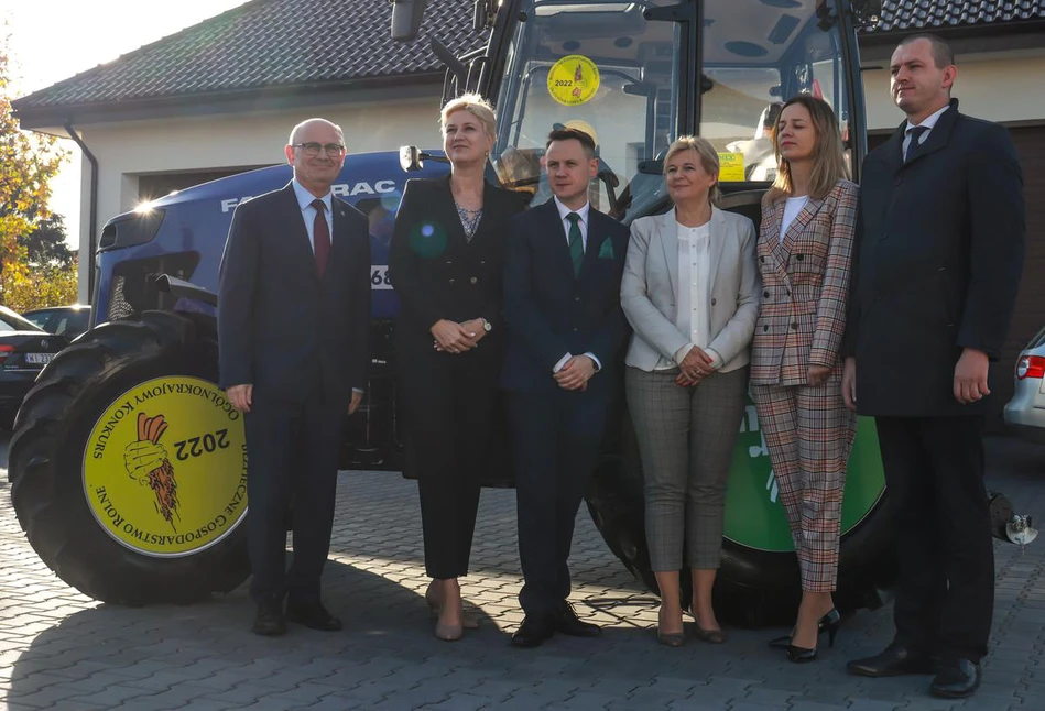 Rolnicy z Wielkopolski dostali ciągnik od KRUS-u [WIDEO]