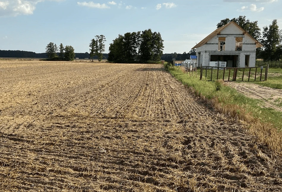 Zamiana gruntów między rolnikami: płatnikiem VAT i ryczałtowcem