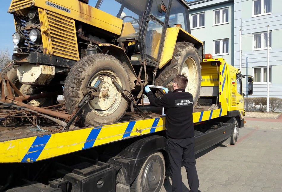 Pijany przejechał ciągnikiem 53-latka. Poszkodowany zmarł, bo nikt mu nie pomógł