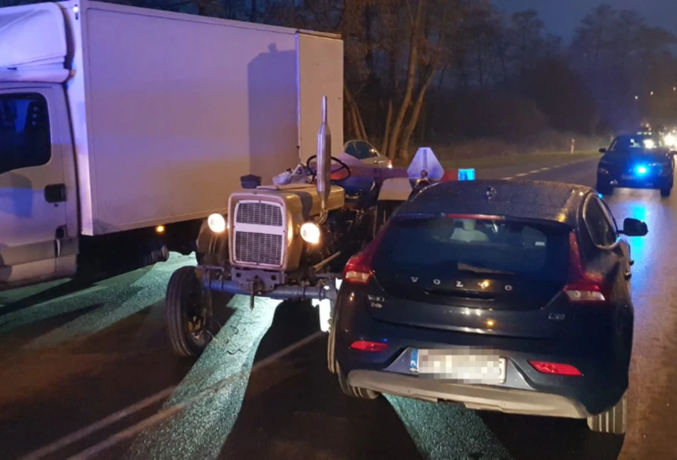 44-latek uciekał kradzionym Ursusem przed policją