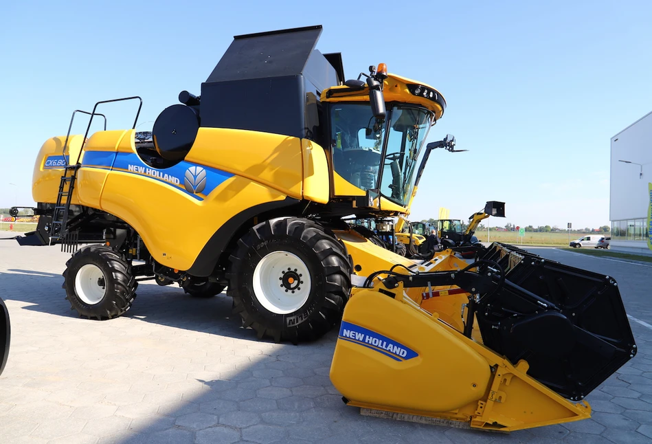 Kombajn zbożowy New Holland serii CX5 i CX6