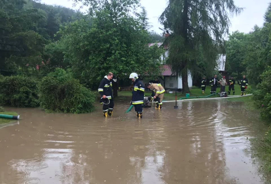 Ulewy i podtopienia w całej Polsce. Kolejne niebezpieczne zjawiska przed nami