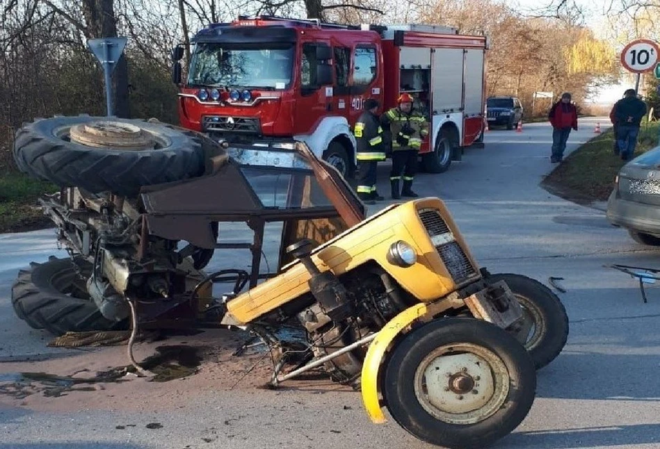 Skoda zdemolowała ciągnik. Ursus pękł na pół