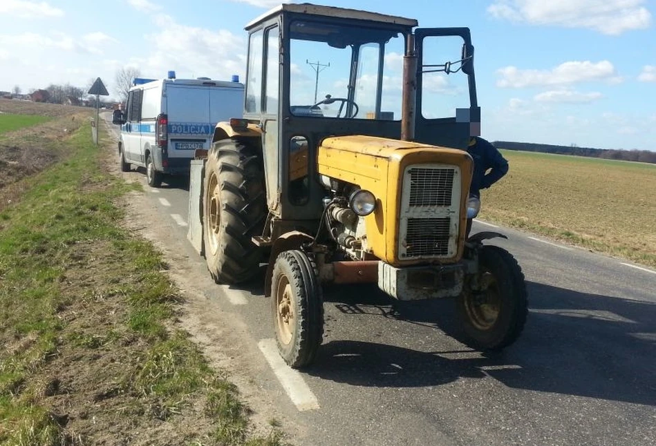 Rolnik trafi do sądu, bo jego syn jechał ciągnikiem