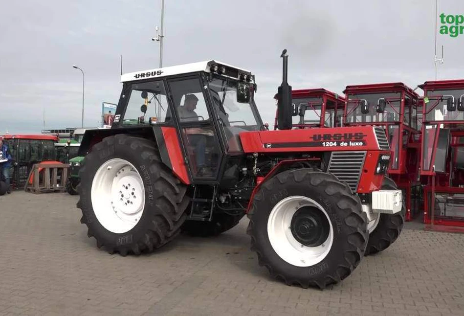 Mierzymy poziom hałasu w kabinie Ursusa 1204 de luxe. Nasz ciągnik zobaczysz na Agro Show 2021 w Bednarach!