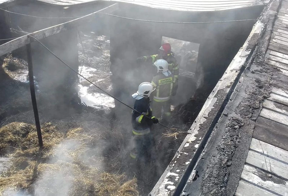 Podpalił oborę i zawiadomił służby. Strażak-ochotnik w rekach policji