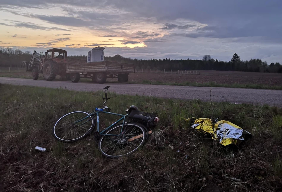 Ciągnik uderzył w rowerzystę. Traktorzysta zupełnie pijany