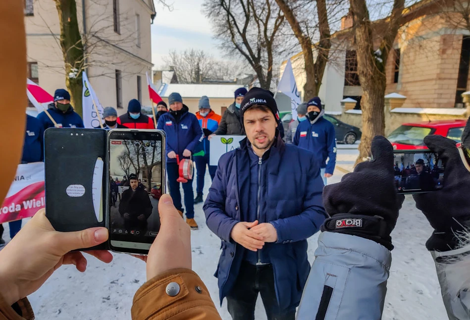 Protest AgroUnii przed sądem w Śremie. Policja zatrzymywała rolników