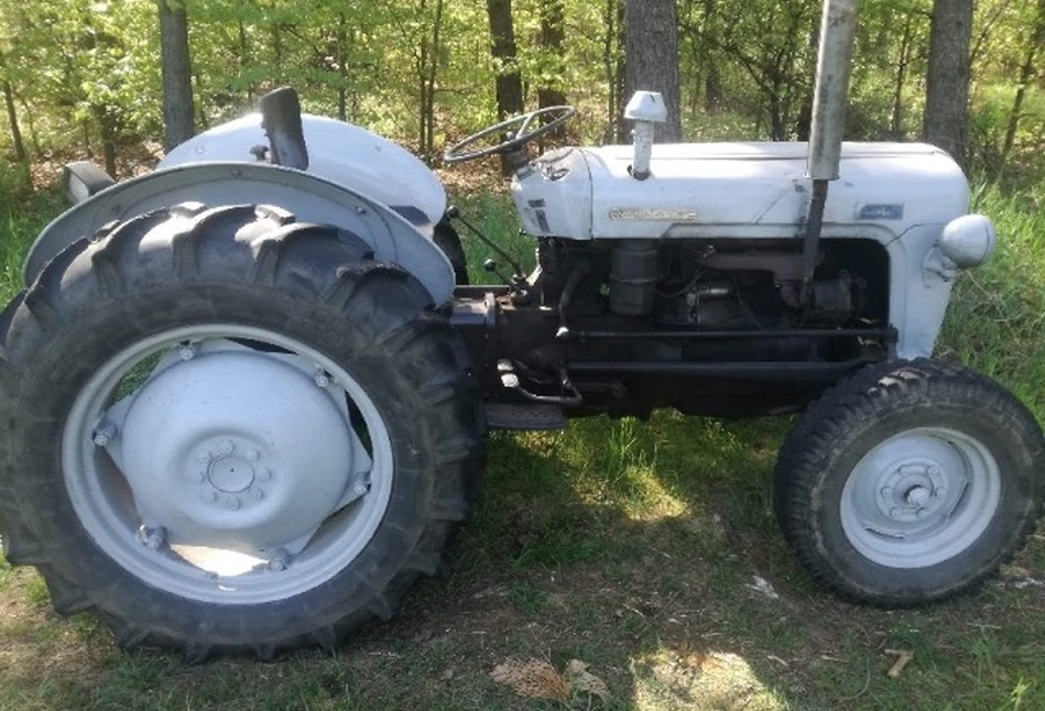 Policja odzyskała zabytkowego Massey Fergusona z 1957 roku