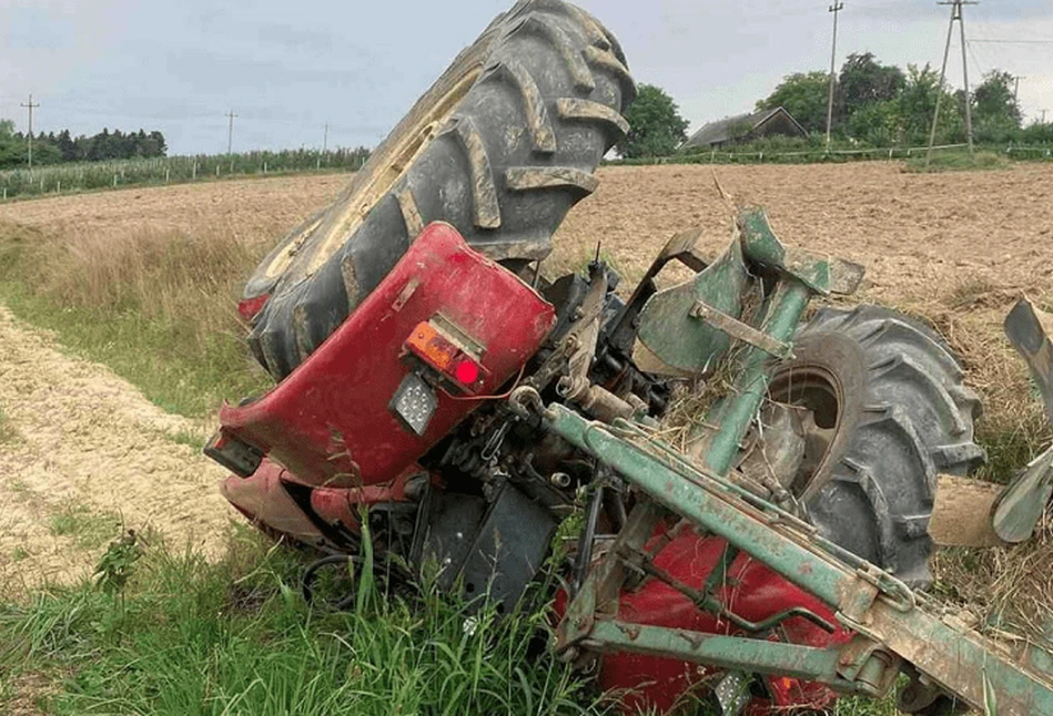 Wywrotka Ursusa C-360 z pługiem. Co się stało?