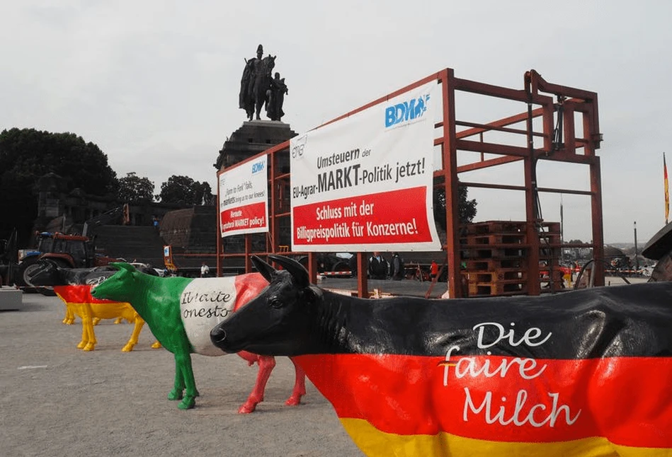 Europejscy hodowcy bydła mlecznego pojawili się w Koblencji w ramach protestu