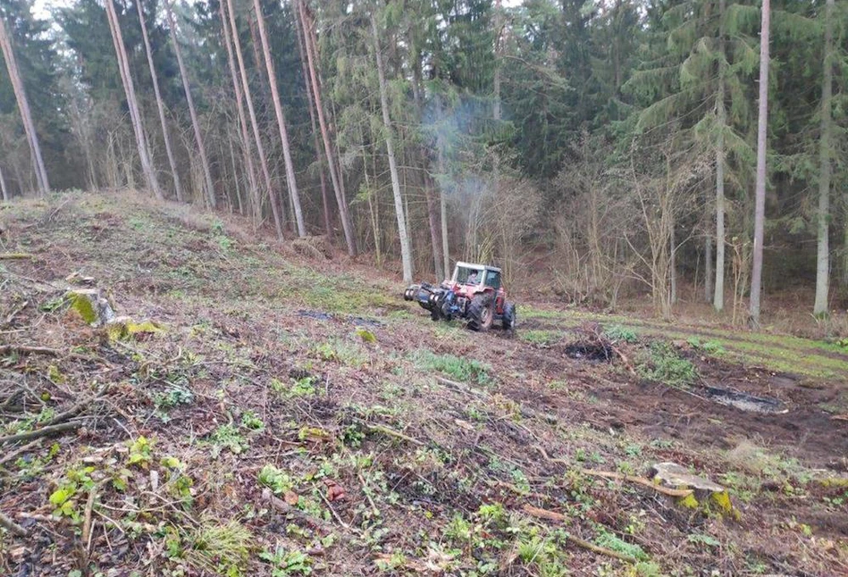 Podlaskie: Ciągnik rolniczy wyorał minę