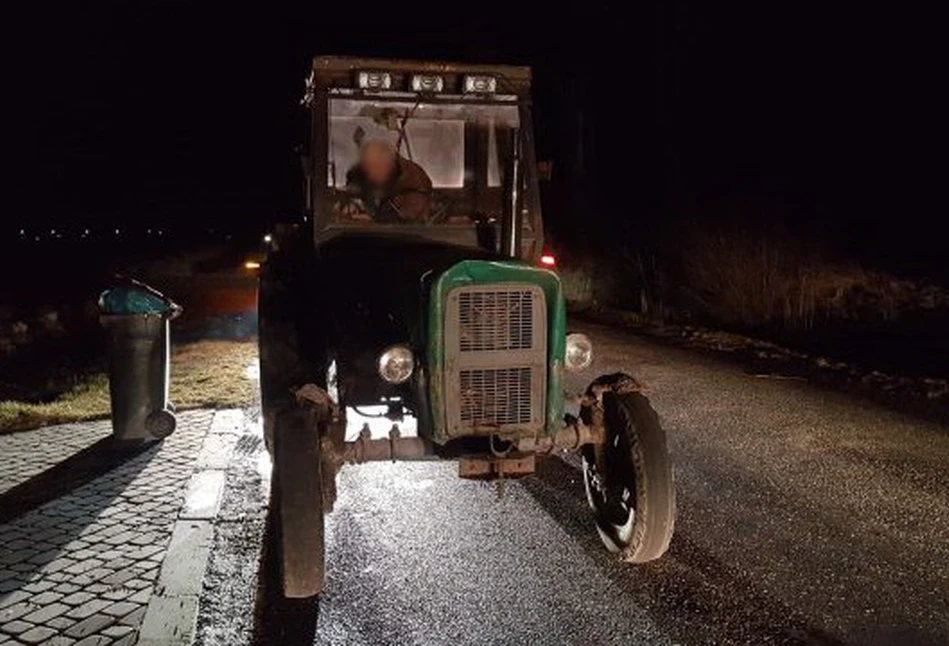 Lublin – rolnik spał w ciągniku Ursus na środku ulicy