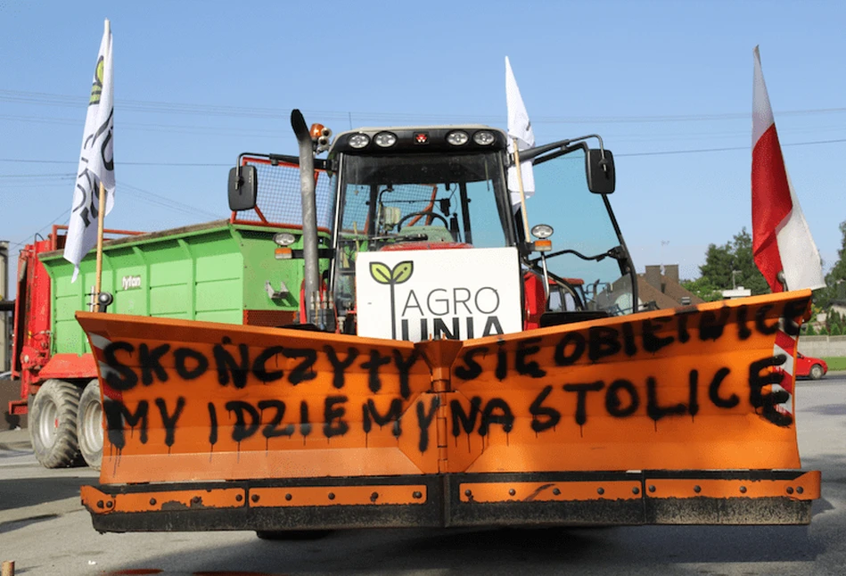 Trwa protest AgroUnii – rolnicy mają dość bierności! (FILM i ZDJĘCIA)