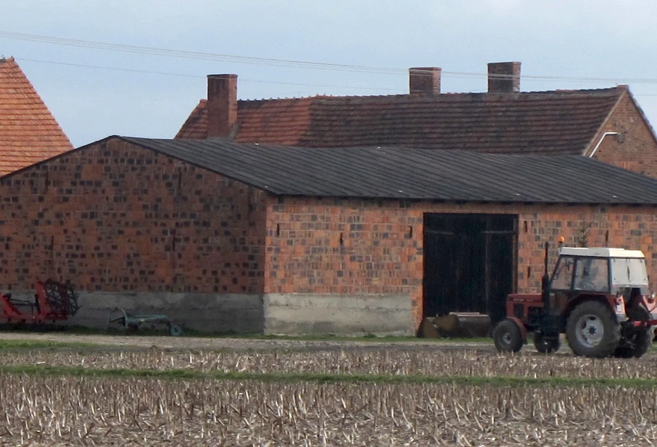 Sąsiad wybudował się na mojej ziemi. Czy musi ten grunt wykupić?