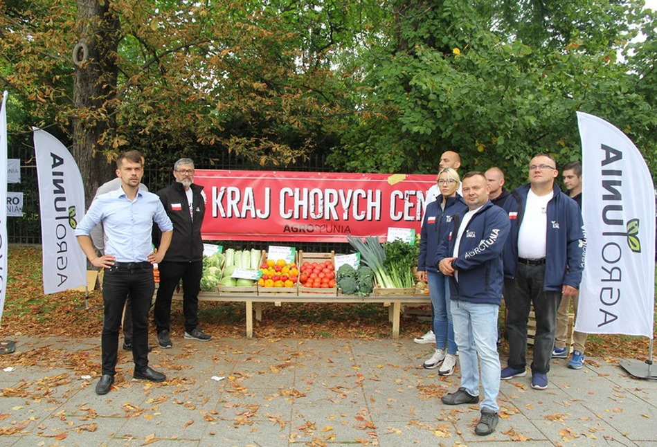 Ceny w supermarketach są nawet 10-krotnie wyższe od tego za ile sprzedaje rolnik