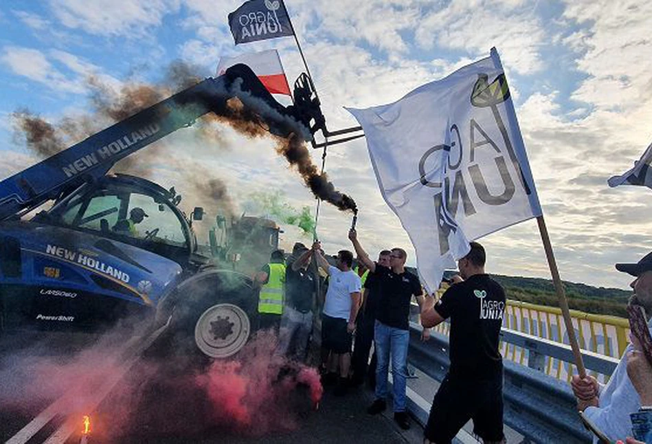 Protest rolników pod Ostródą. "My, rolnicy, po prostu bankrutujemy"