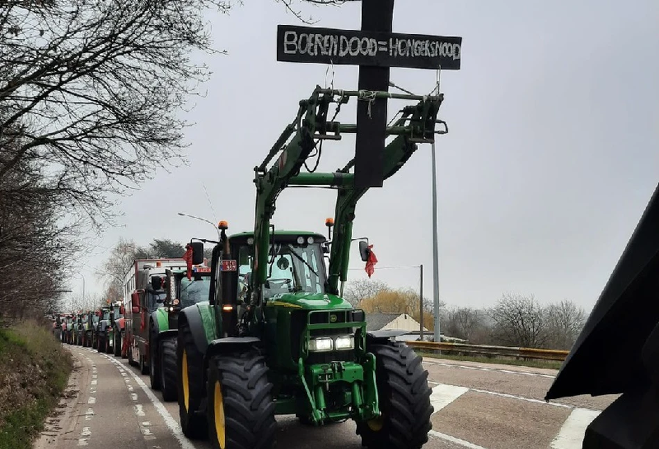 Protest rolników: 3000 ciągników zablokowało Brukselę. "Chcą śmierci ostatniego rolnika"