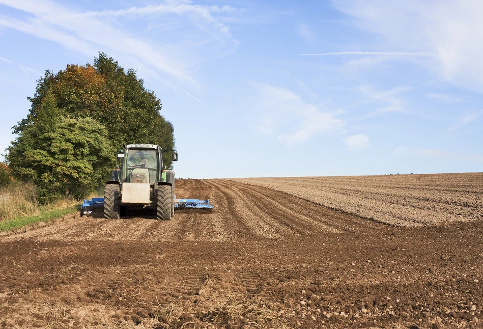 Nowe wytyczne dotyczące ogłoszeń sprzedaży nieruchomości rolnych