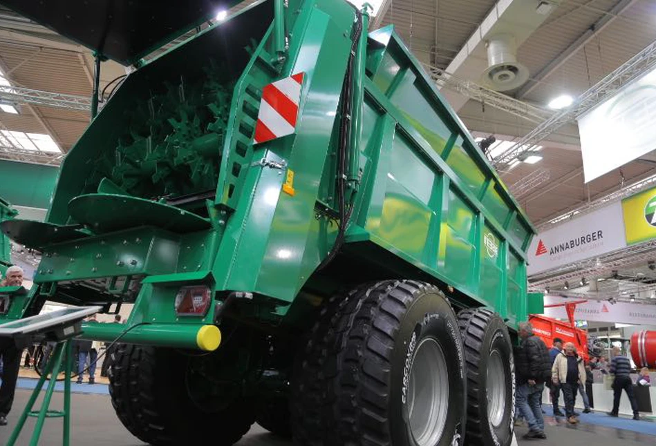 Agritechnica 2019: Gigantyczny rozrzutnik Tebbe