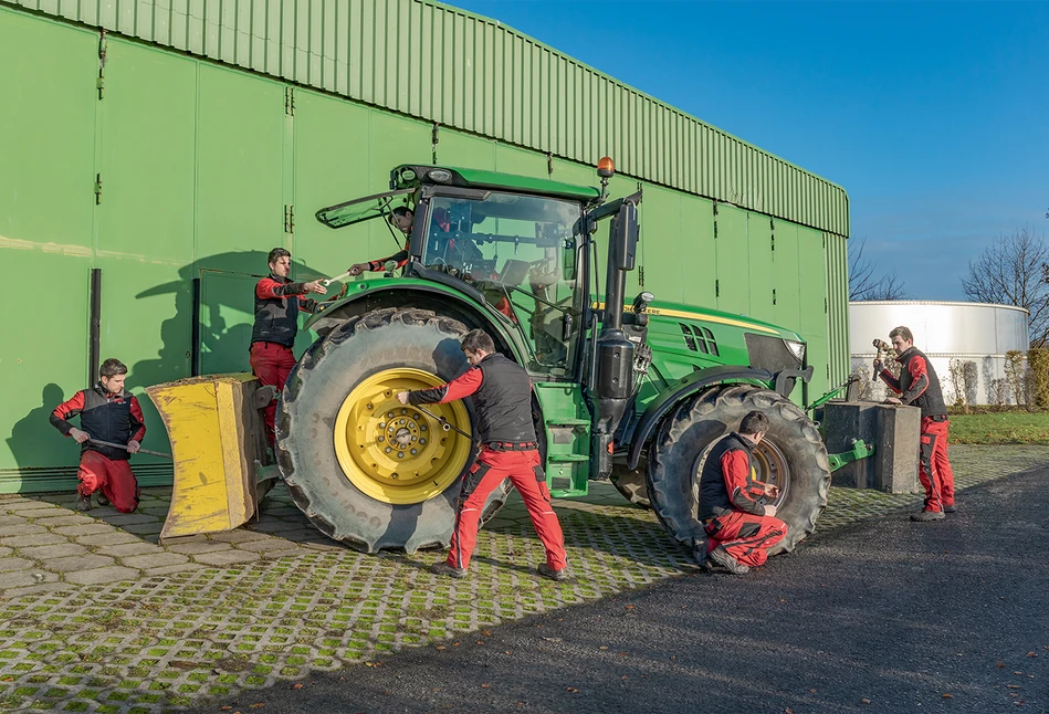 Jak dociążyć traktor?