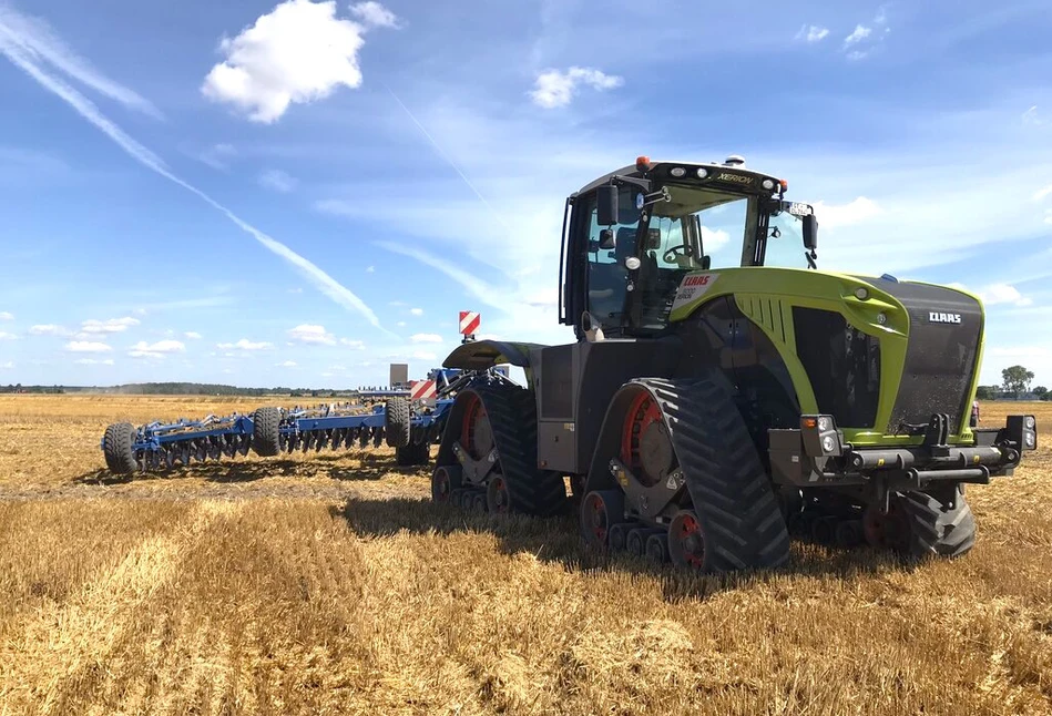 Ciągnik niemal jak czołg – Claas Xerion na gąsienicach