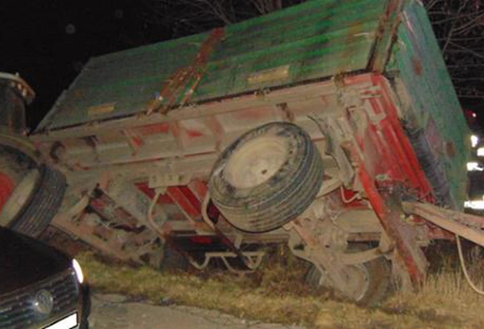 Wypadek ciągnika Claas z Passatem pod Brzegiem