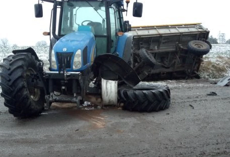 Wypadek ciągnika rolniczego New Holland w Świerszczowie