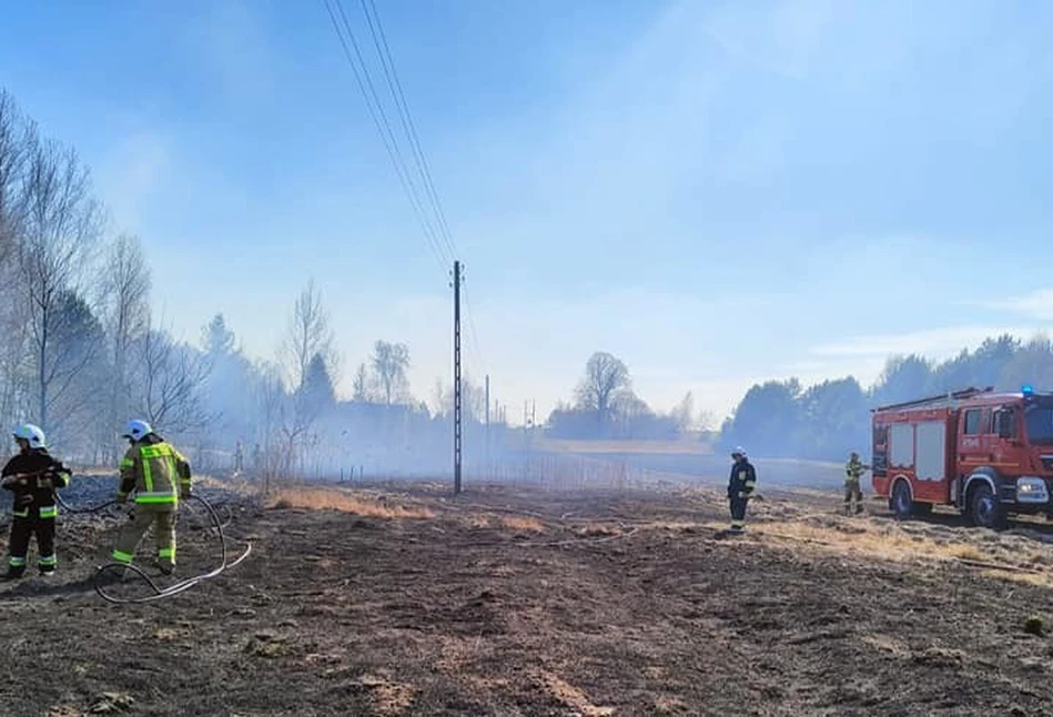 DRAMAT podczas wypalania traw. Spłonął 74-letni mężczyzna