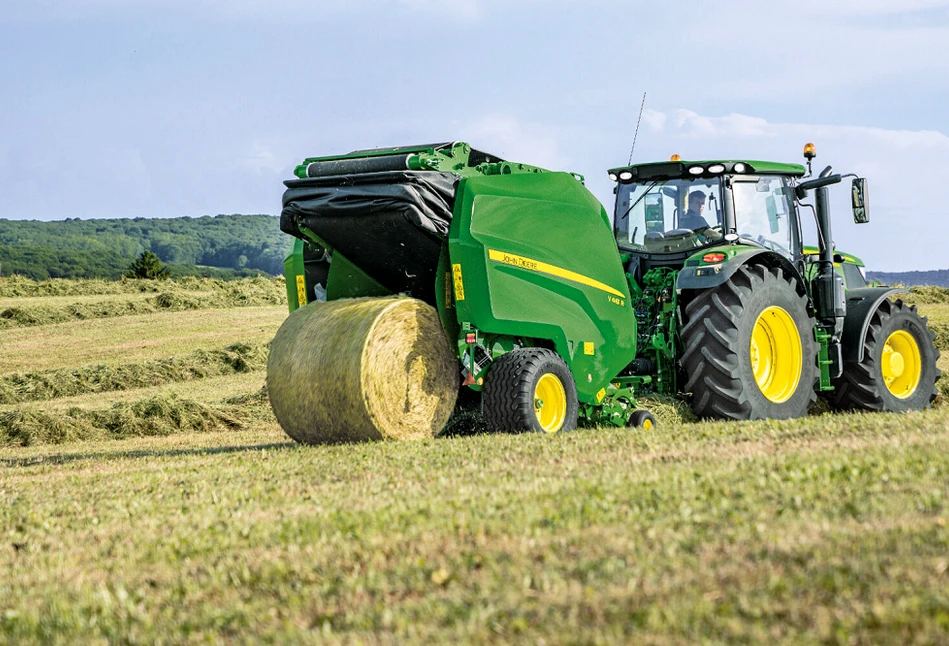 Dobry duet: ciągnik John Deere 6R 150 i prasa V461R