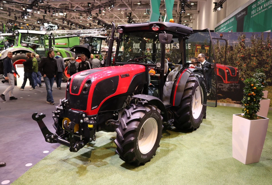 Agritechnica 2019: Valtra ma sprzęt do pracy w sadzie