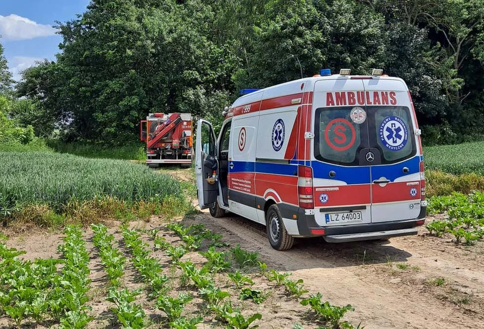 Ursus C340 zmiażdżył miednicę 72-latkowi. Interweniował LPR