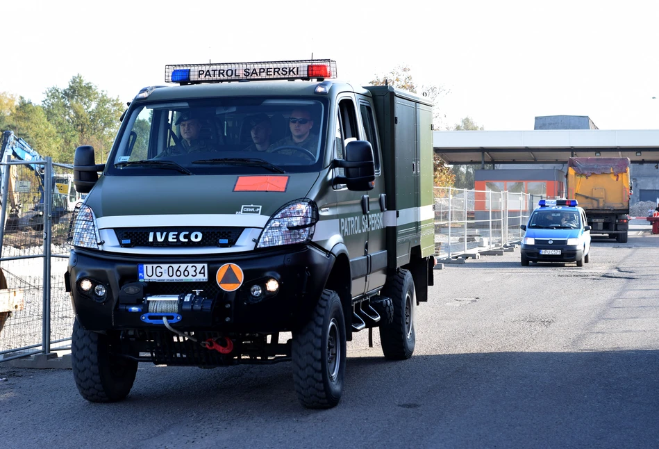 Dwóch rolników otarło się o śmierć. Znaleźli groźnie niespodzianki na polu