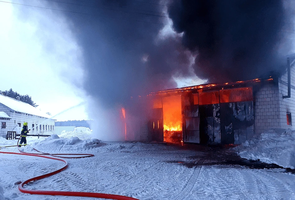 Podlasie: Marcinowi spłonęły wszystkie maszyny – potrzebna pomoc!