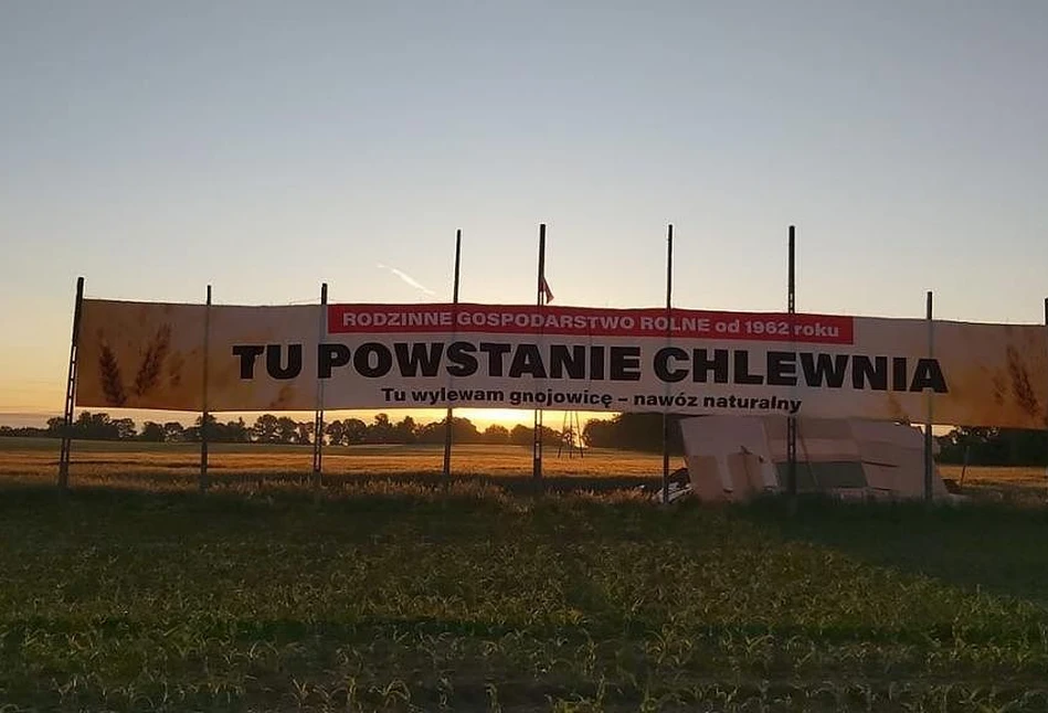 Tu powstanie chlewnia – ciekawy banner rolnika