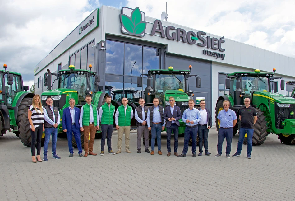 10 ciągników John Deere w 3-letnim wynajmie