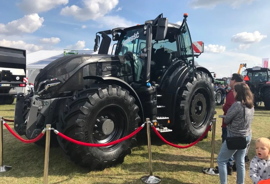 Agro Show 2022: zobacz największe ciągniki na targach [FOTO]