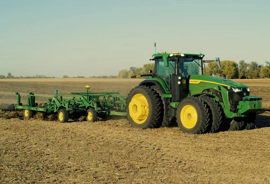 Ciągnik John Deere bez traktorzysty?