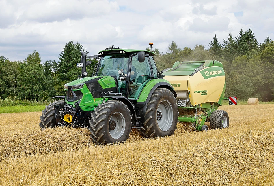 Jak prasa Krone steruje ciągnikiem Deutz-Fahr?