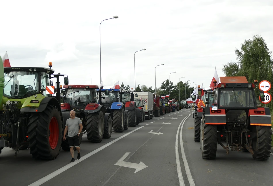 Rolnicy z Wielkopolski czekają na rozmowę z Premierem