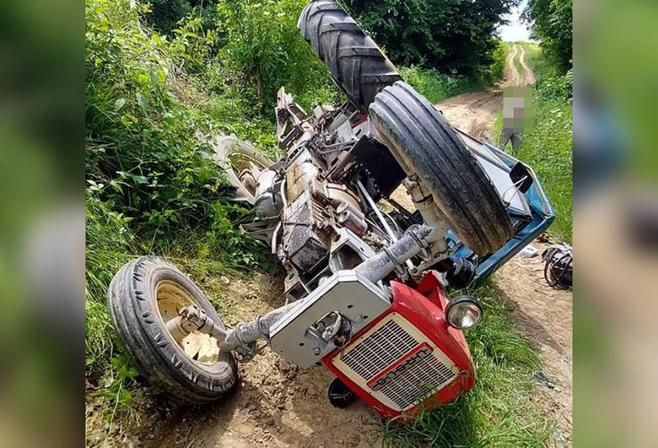 Tragedia na łące. 55-letniego rolnika PRZYGNIÓTŁ ciągnik