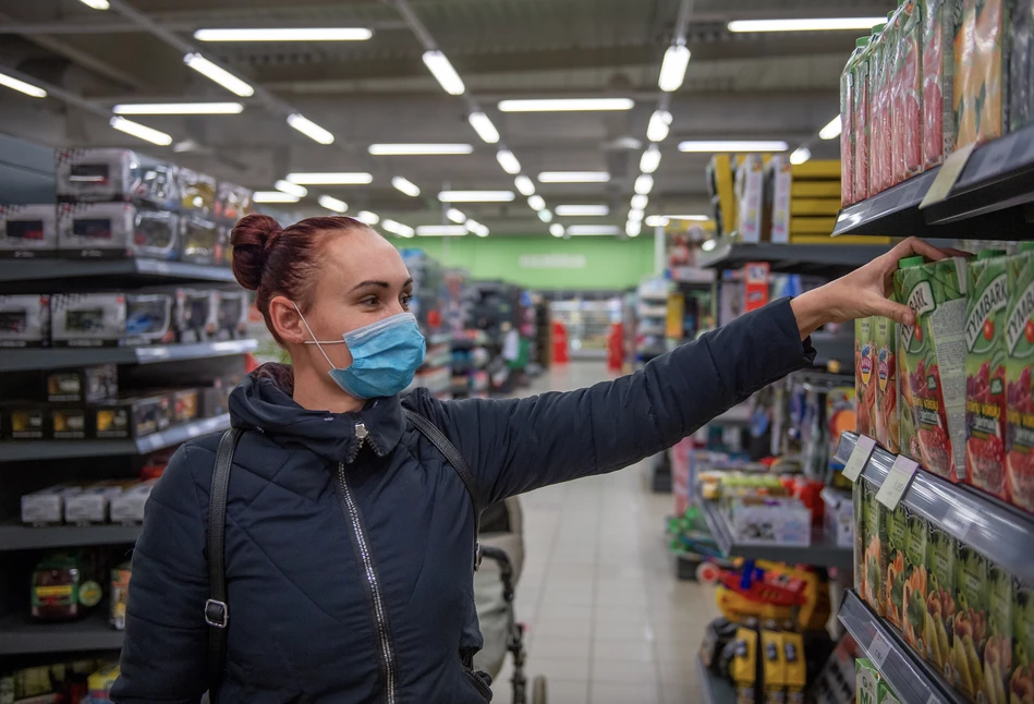 Żywność drożeje, jednak ceny produktów mleczarskich stoją w miejscu. Dlaczego?