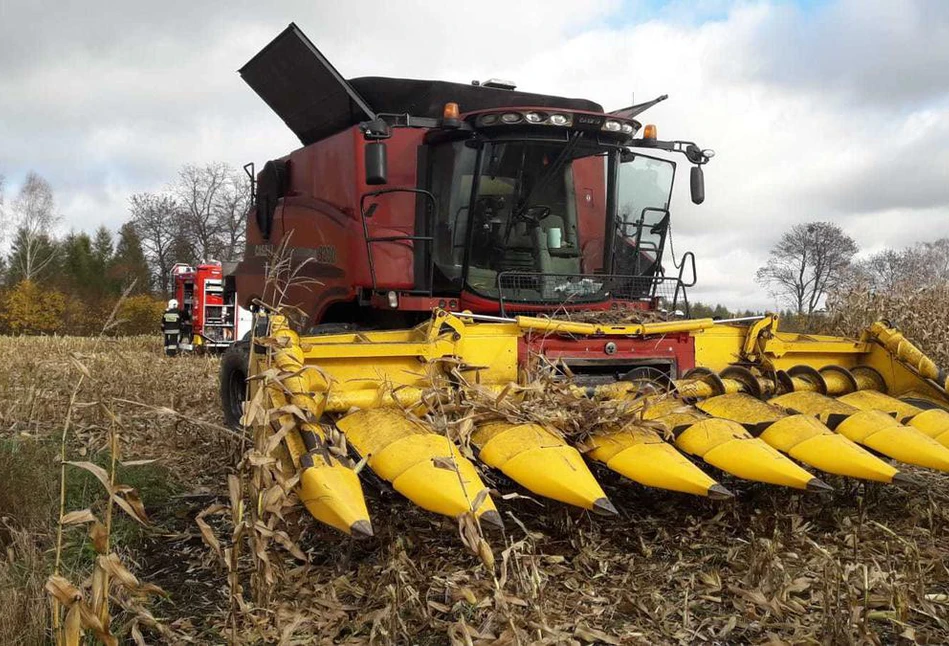 Pożar kombajnu pod Braniewem. Kombajnista cichym bohaterem