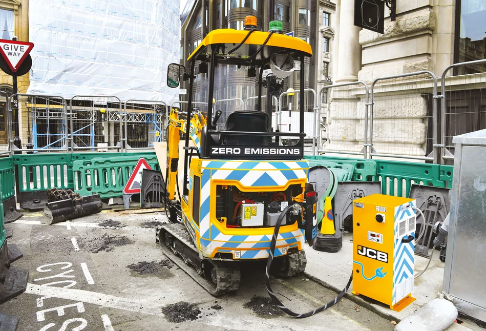 Szybkie ładowanie elektrycznych maszyn E-Tech marki JCB