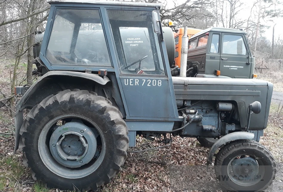 Wojsko sprzedaje ciągniki i maszyny. Jak kupić Ursusa z armii?