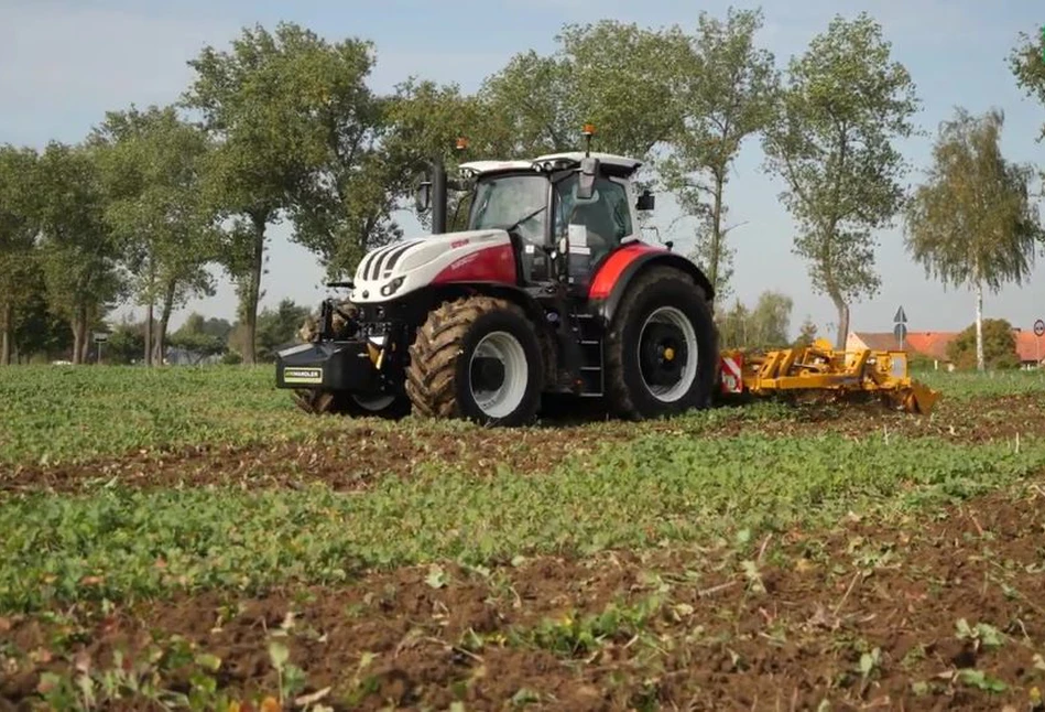 Steyr Demo Tour 2022. Jak znane ciągniki pracują na polu ze sprzętem firm: CHD, Alpego i Elho?