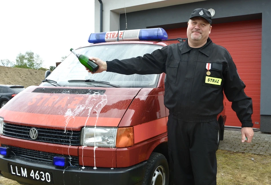 Strażacy OSP w Spławach otrzymali nowy samochód bojowy z okazji 60-lecia jednostki