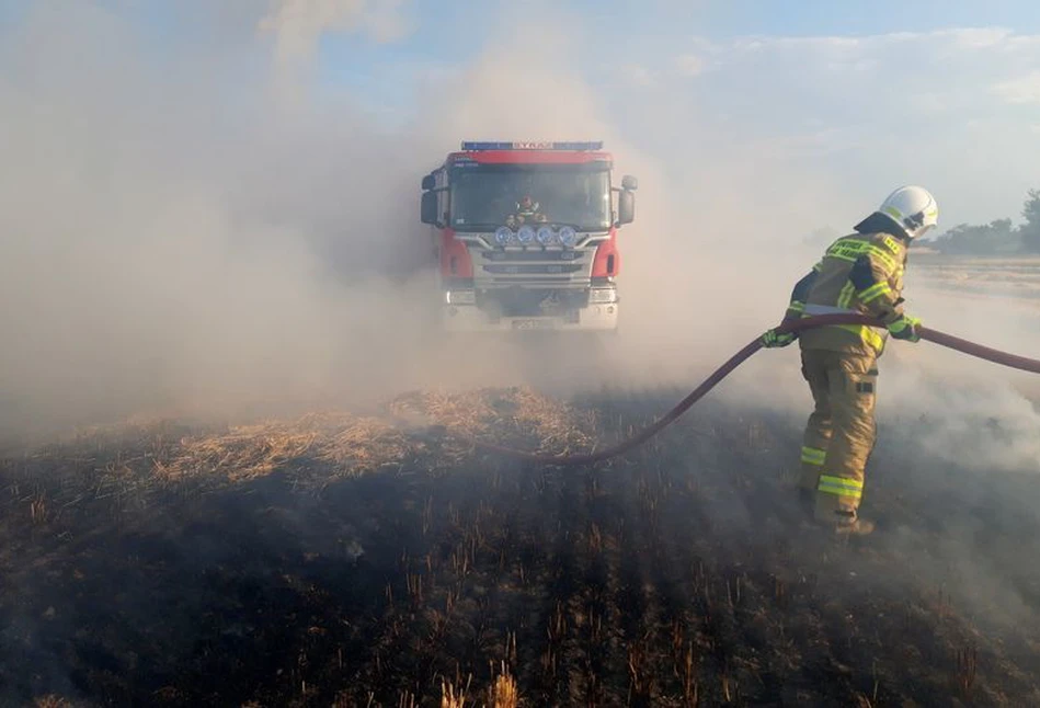 Podpalacz puścił z dymem zboże pięciu rolnikom. Wysokie straty