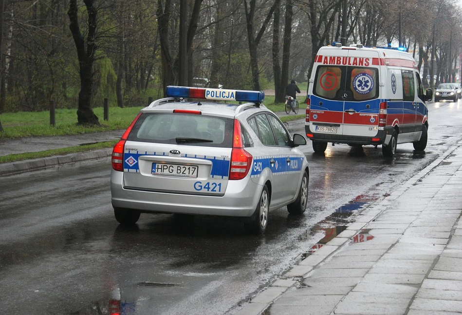 DRAMAT: Zginął 71-letni rolnik przygnieciony belą słomy