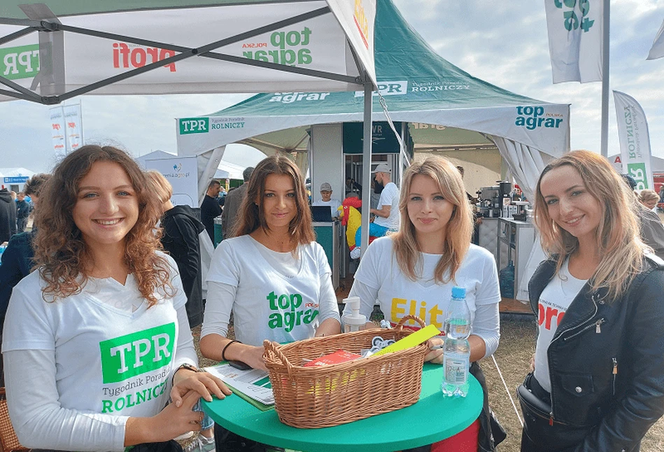 Agro Show 2021 - zabytkowy Ursus i strażacka grochówka na stoisku TPR